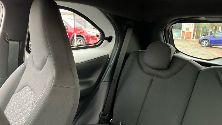 Toyota Aygo X 1.0 VVT-i Edge 5dr Petrol Hatchback